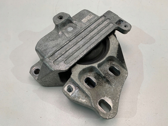 Coxim (suporte) esquerdo de motor A2472403200 Mercedes