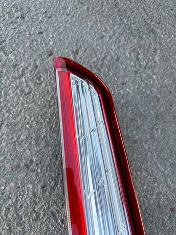 Lanterna traseira direita BK2113404AJ Ford