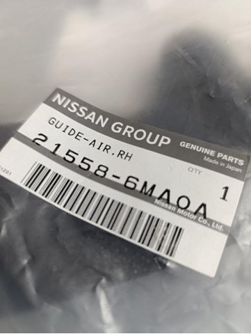Conduto de ar (defletor) do radiador 215586MA0A Nissan/Infiniti