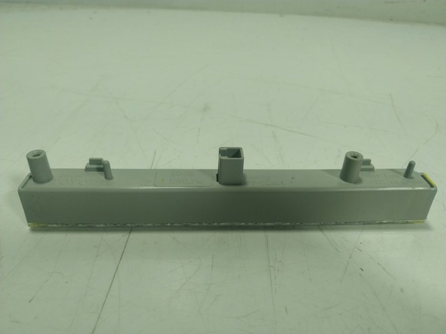 Sinal de parada traseiro adicional Toyota Yaris  P21