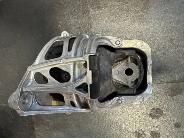 Coxim (suporte) esquerdo de motor VAG 4M0199371HC preço, a partir de 143,01 USD