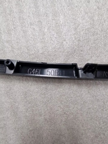 G46L50B41 Mazda Placa sobreposta direita de grelha do radiador