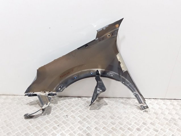 Pára-lama dianteiro direito 9825439080 Peugeot/Citroen