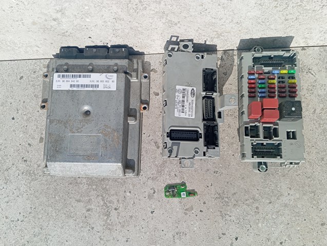 Módulo de direção (Centralina eletrônica) de motor Fiat/Alfa/Lancia 9666360280