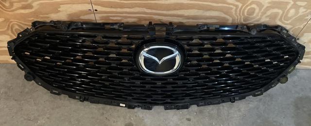 Grelha do radiador Mazda BCKB50711