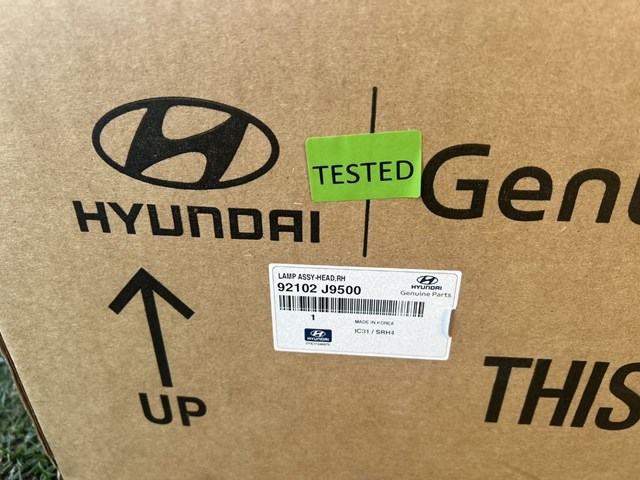 Luz direita Hyundai/Kia 92102J9500