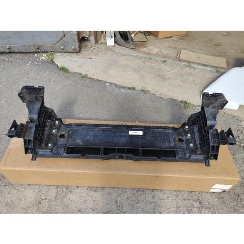 Compre 1676209900 Mercedes Suporte superior do radiador (painel de montagem de fixação das luzes)