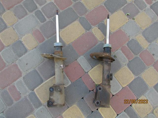 Compre 68039640AE Chrysler Amortecedor dianteiro direito