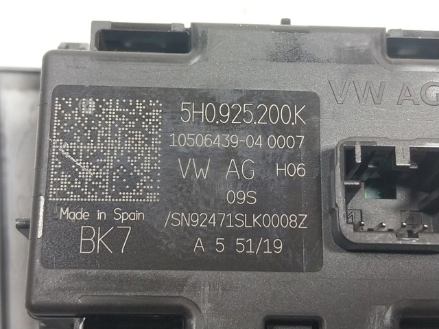 Botão de ativação do sinal de emergência para Volkswagen Golf VIII CG5, DB5