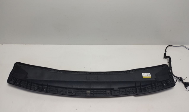  Land Rover LR136864