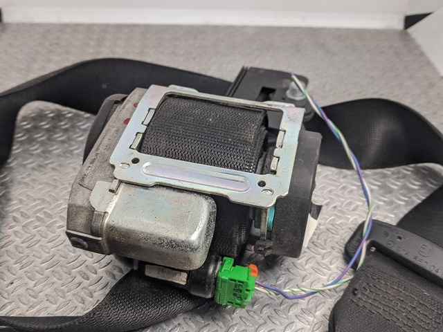 Compre A9068600485 Mercedes Correia de segurança dianteira direita