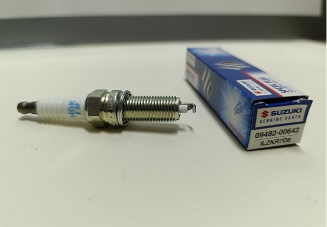 Vela de ignição 0948200642000 Suzuki