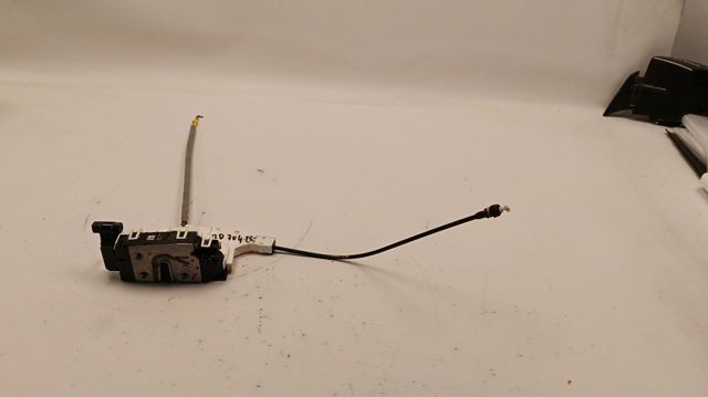 Fecho da porta dianteira direita A9077200300 Mercedes