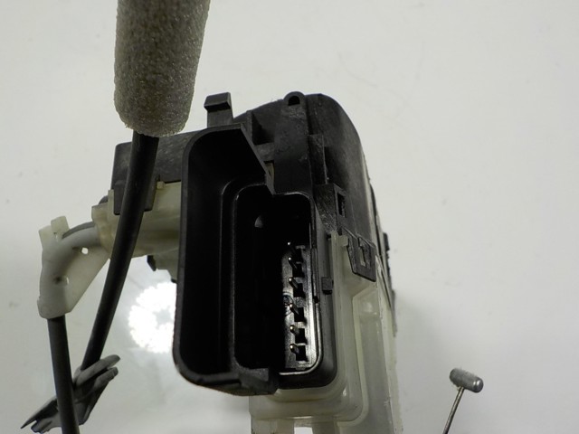 Fecho da porta dianteira esquerda 9819038580 Peugeot/Citroen