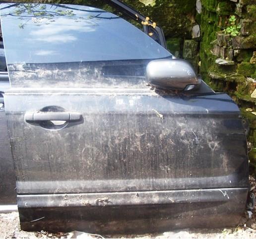 Compre 60009SA1219P Subaru Porta dianteira direita