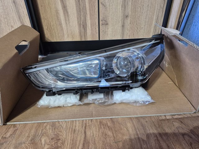 92101G2001MBL Hyundai/Kia Luz esquerda