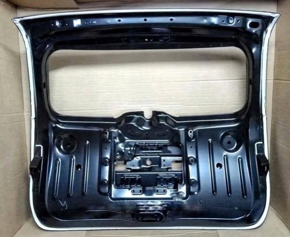 Compre Porta traseira (3ª/5ª porta-malas (tampa de alcapão) Renault LOGAN 