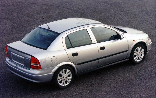 Vidro traseiro 13121114 Peugeot/Citroen