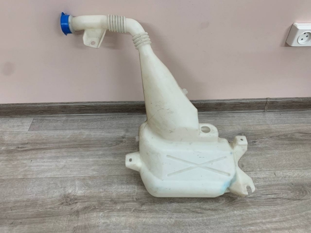 Tanque de fluido para lavador de vidro Tesla Model S preço, a partir de 243,58 USD