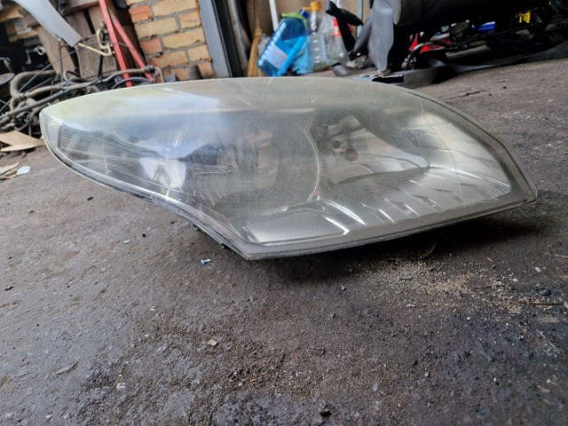 260100017R Renault (RVI) Luz direita