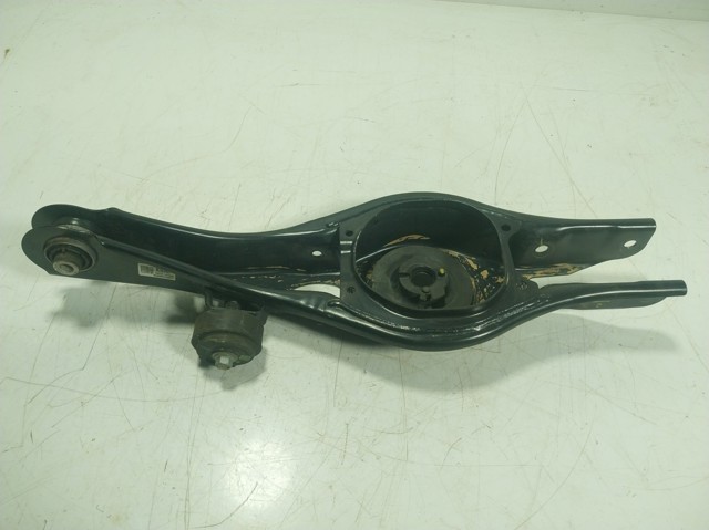 Braço oscilante inferior esquerdo de suspensão traseira/direita Hyundai/Kia 55210ATBA0