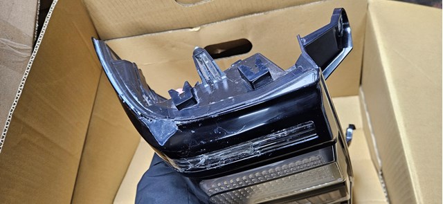 Lanterna traseira direita Toyota 81551WQ010 preço, a partir de 286,45 USD