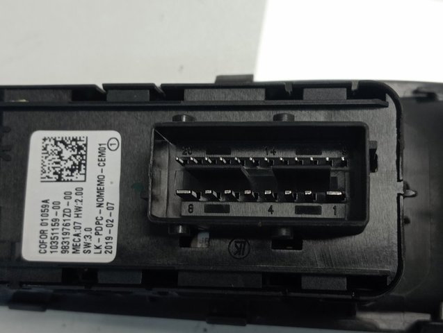 Unidade de botões dianteira esquerda de controlo de elevador de vidro Peugeot/Citroen 98319761ZD