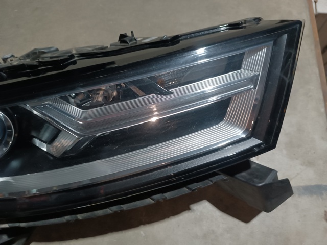 4M0941006B VAG Luz direita