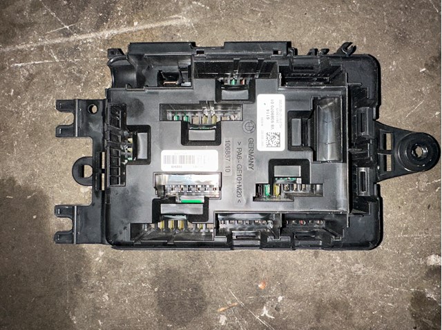 Unidade de dispositivos de segurança BMW 61149389070