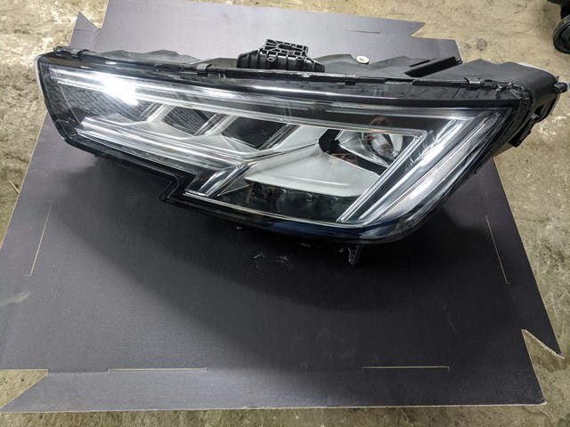 Luz esquerda VAG 8W0941035 preço, a partir de 877,89 USD