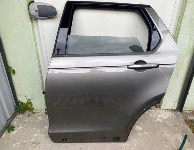 Porta traseira esquerda Land Rover LR061285