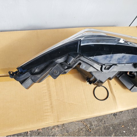 Luz esquerda Toyota 8118533D71