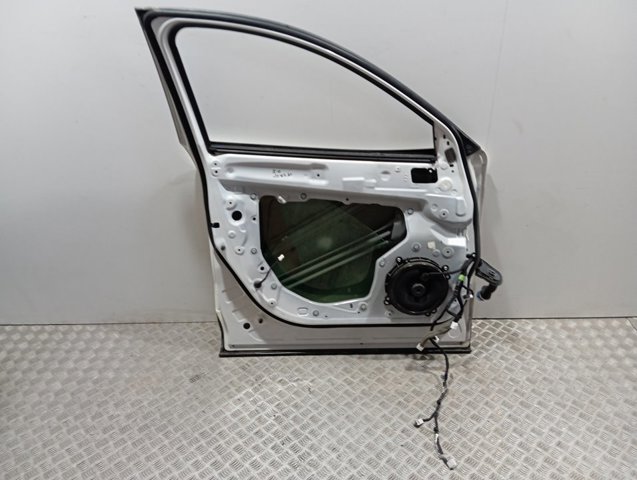 Porta dianteira esquerda KDY35902XJ Mazda