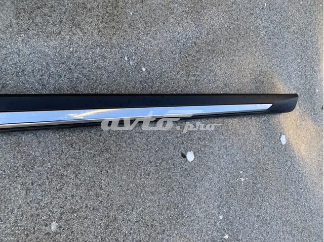 808766FR0A Nissan/Infiniti Moldura da porta dianteira direita inferior