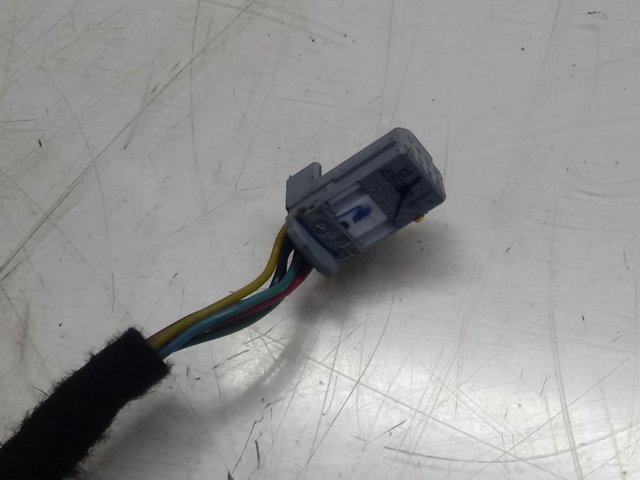 Comutador direito instalado na coluna da direção 8200792584 Renault (RVI)