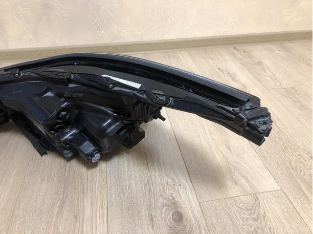 Compre 811100E460 Toyota Luz direita