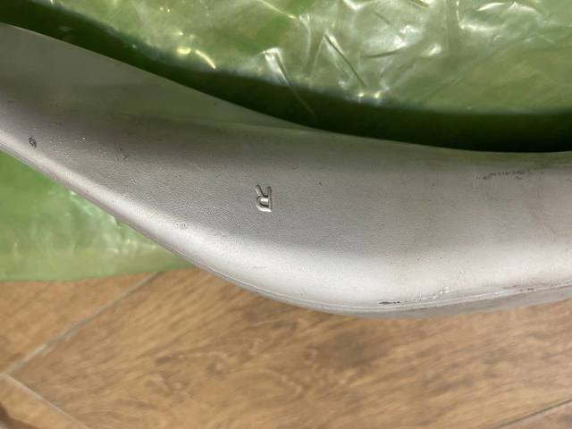 LR152744 Land Rover Braço oscilante inferior direito de suspensão dianteira