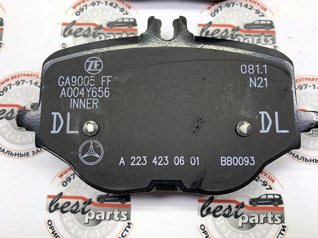 Compre A0004209602 Mercedes Sapatas do freio traseiras de disco