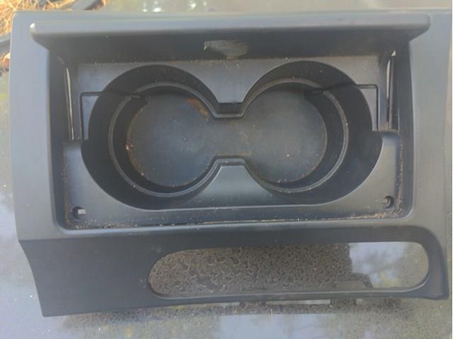 Compre GJ6A64361 Mazda Suporte para copos de braço de consola central