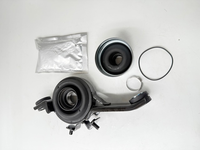 Cruzeta da junta universal traseira Q0330327 Q-fix