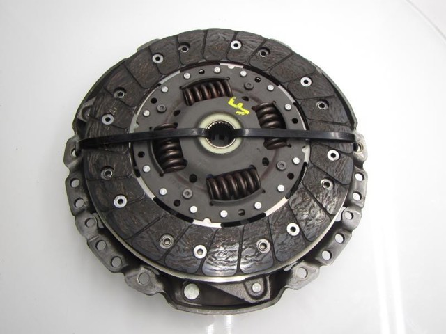 Kit de embraiagem (3 peças) 301012572R Renault (RVI)