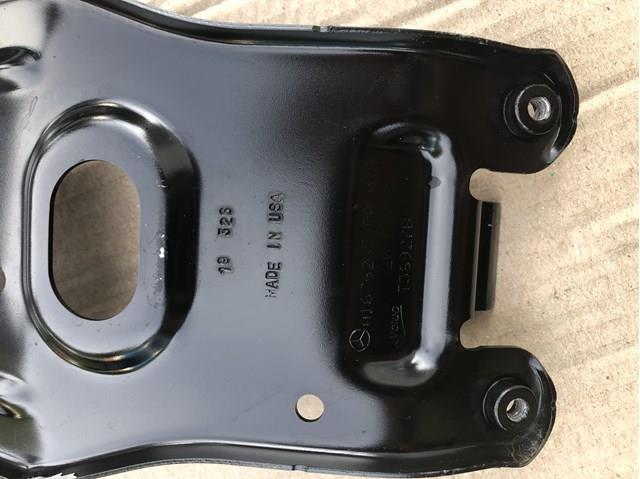 A1676265300 Mercedes Suporte do radiador vertical (painel de montagem de fixação das luzes)
