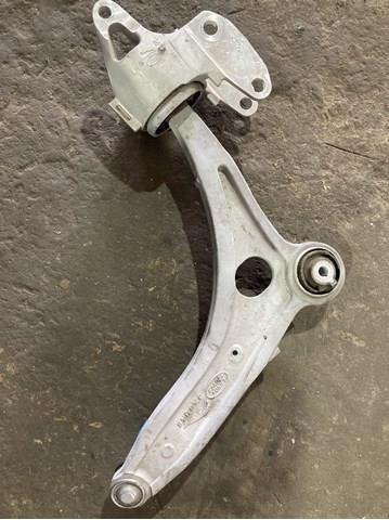 Braço oscilante inferior direito de suspensão dianteira Land Rover LR133589 preço, a partir de 238,97 USD
