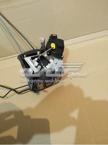 Fecho da porta dianteira esquerda Hyundai/Kia 813101E020