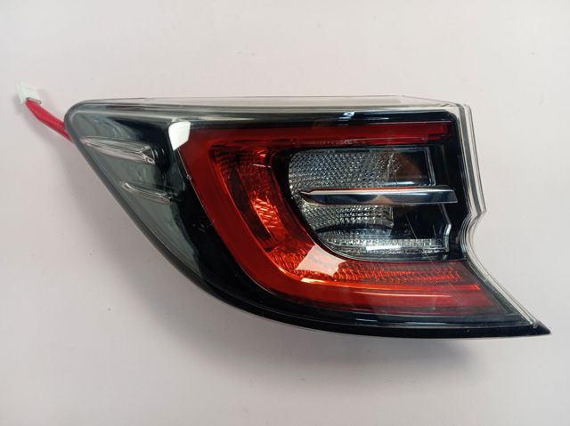 Lanterna traseira esquerda externa Toyota 8156102C40 preço, a partir de 315,15 USD
