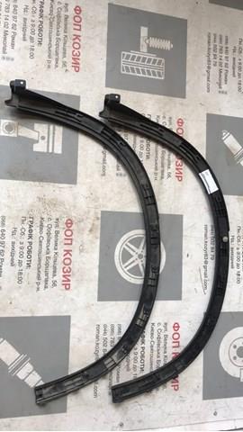 7725054P005PK Suzuki Expansor direito (placa sobreposta) de arco do pára-lama traseiro
