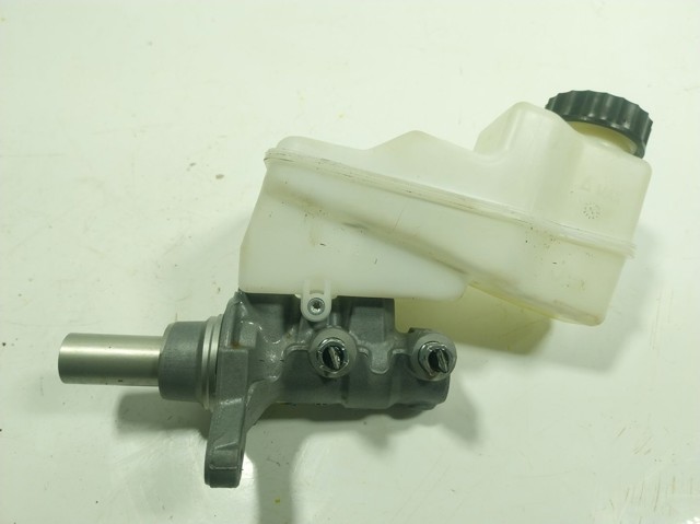 Cilindro mestre do freio Toyota Yaris  P21