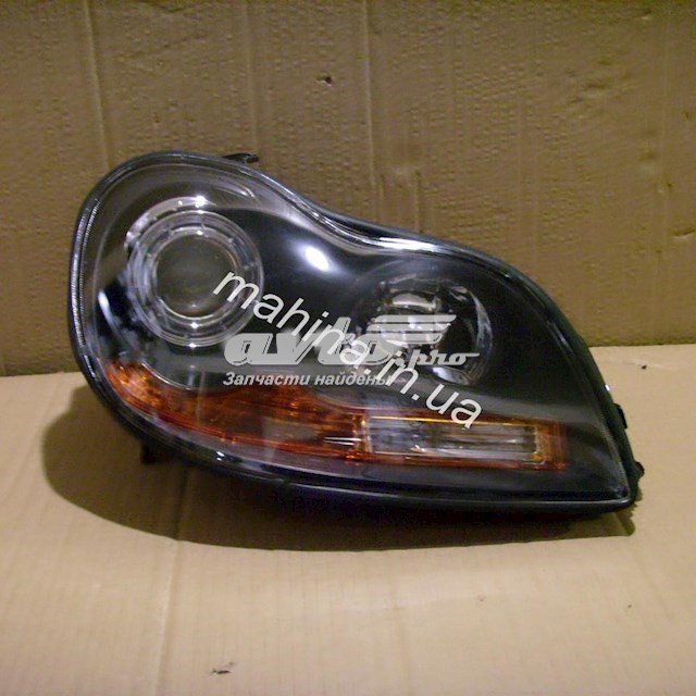 Luz direita 1701052180 Geely