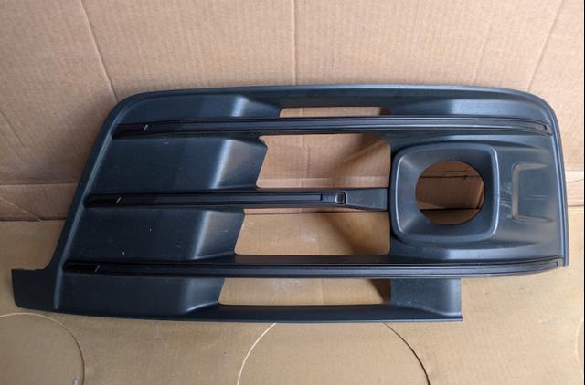 Grelha inferior do pára-choque dianteiro VAG 4M0807681EGXE preço, a partir de 112,13 USD