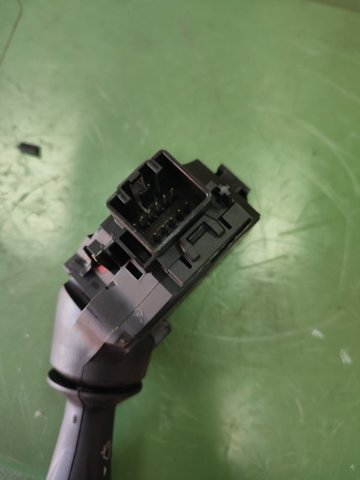 Comutador direito instalado na coluna da direção Ford 8A6917A553AA preço, a partir de 52,97 USD